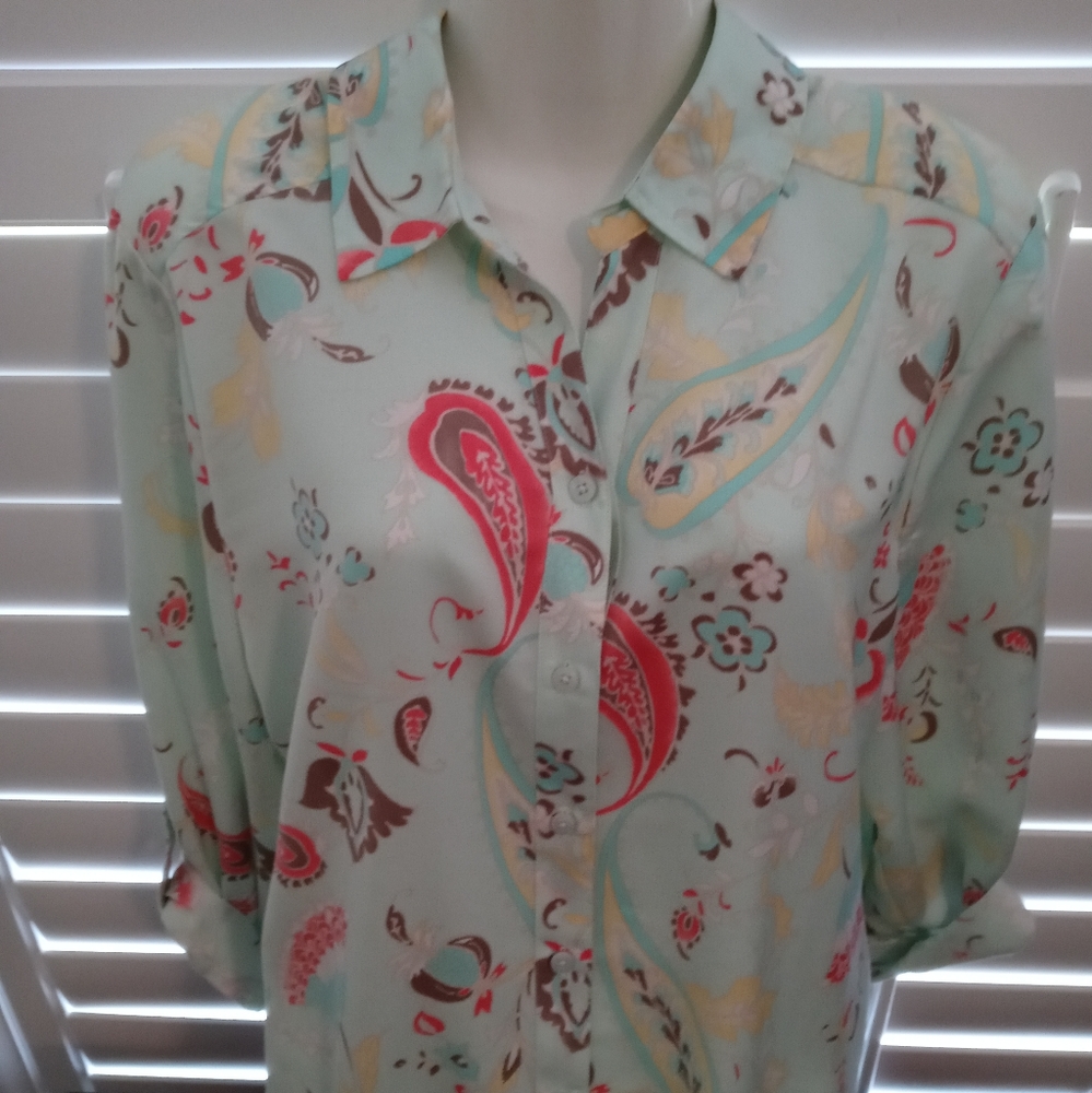 CHICO'S BUTTON UP BLOUSE BEAUTIFUL MINT GREEN CHICO'S SIZE 2 EUC